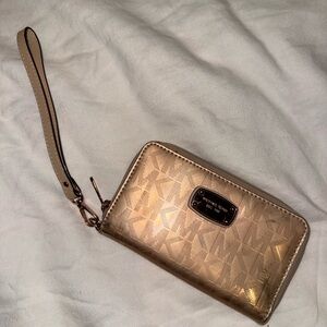 Gold Michael Kors Wristlet Wallet